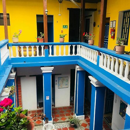 ホテル Blue Door Housing Historic キト エクステリア 写真