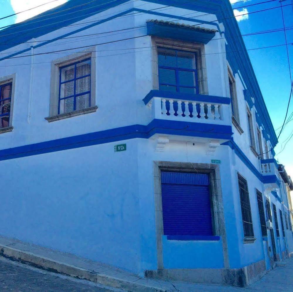 ホテル Blue Door Housing Historic キト エクステリア 写真