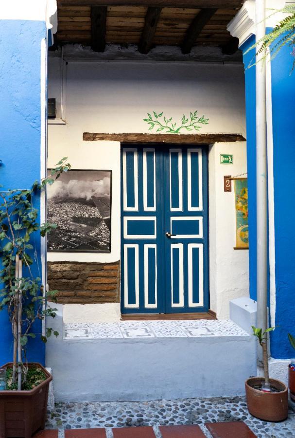 ホテル Blue Door Housing Historic キト エクステリア 写真