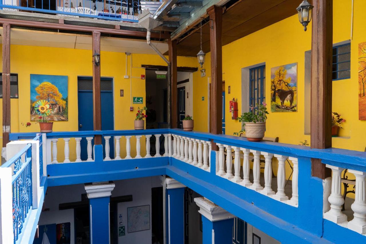 ホテル Blue Door Housing Historic キト エクステリア 写真
